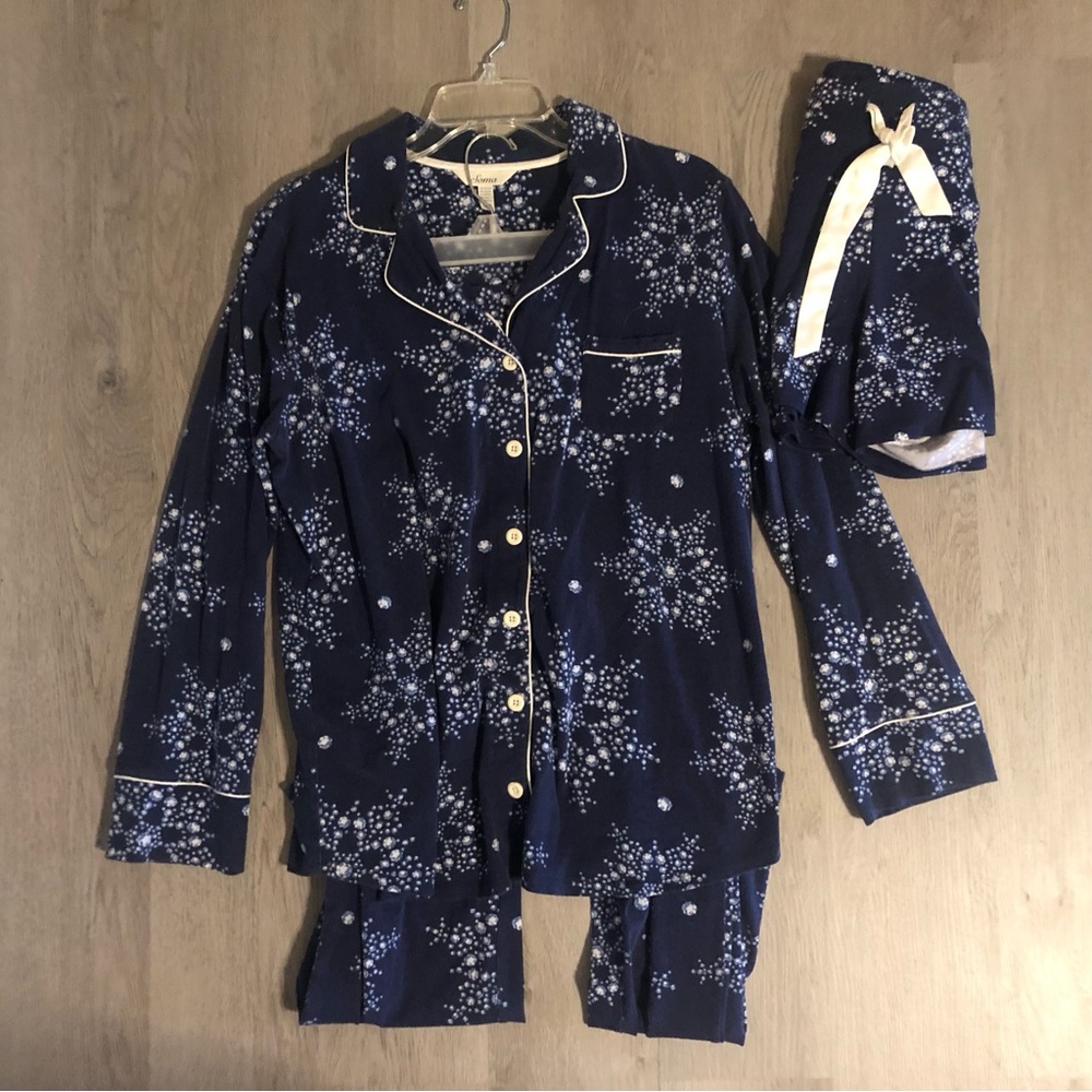 Blue and white Soma pajama set with three pieces: top  long pants and shorts